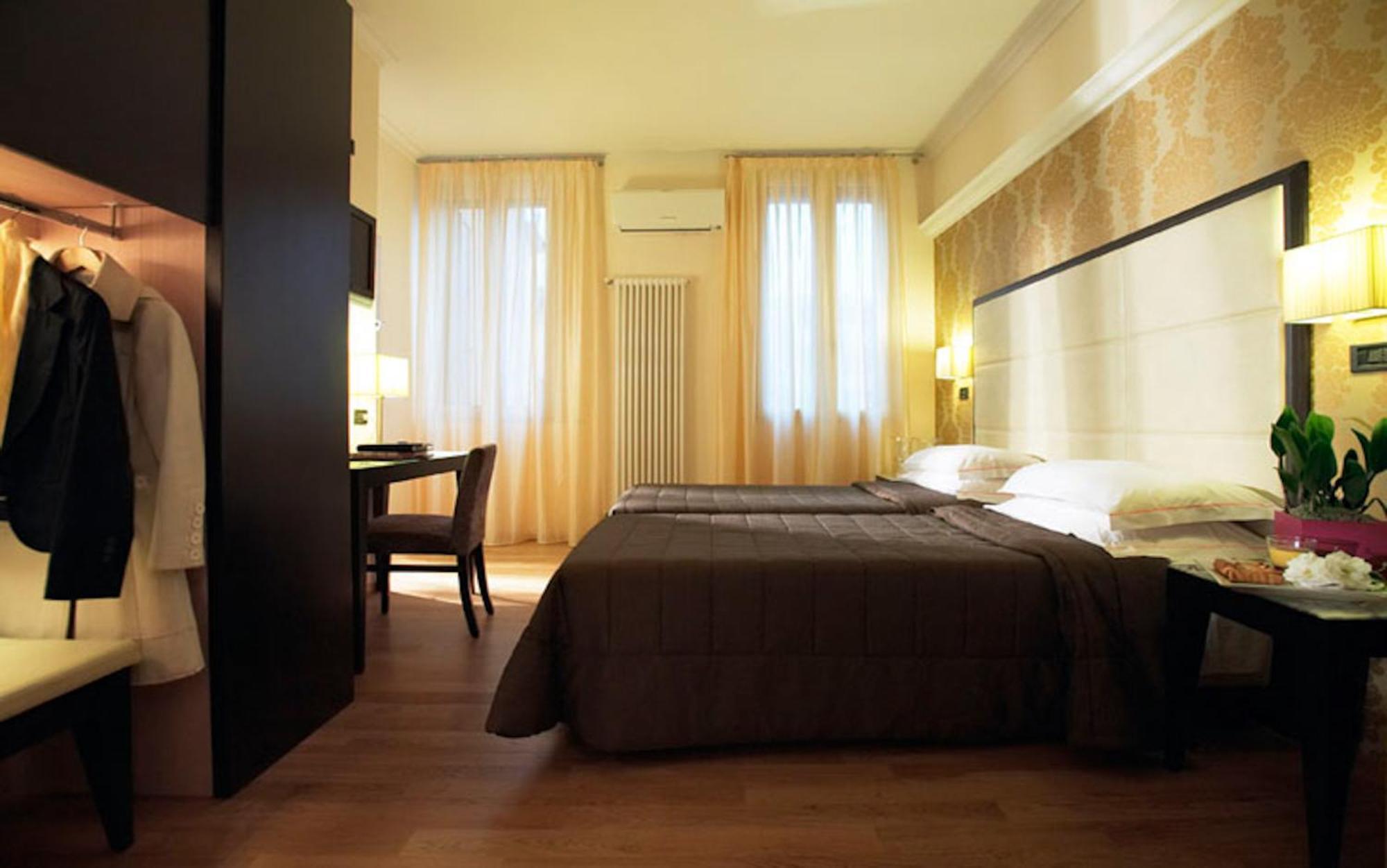 Chambre Double ou Lits Jumeaux Or